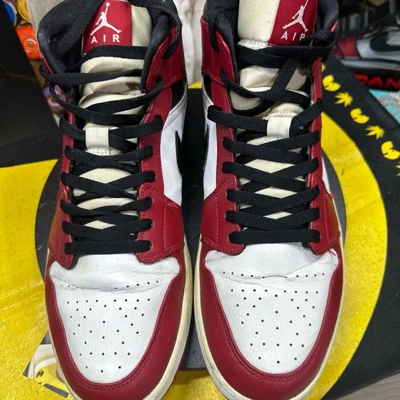 Nike Jordan 1 Retro Chicago 2020 size 12 - Picture 3 of 5